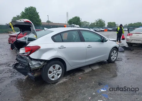 2018 Kia Forte Lx из США, поврежденный, VIN 3KPFK4A76JE227807